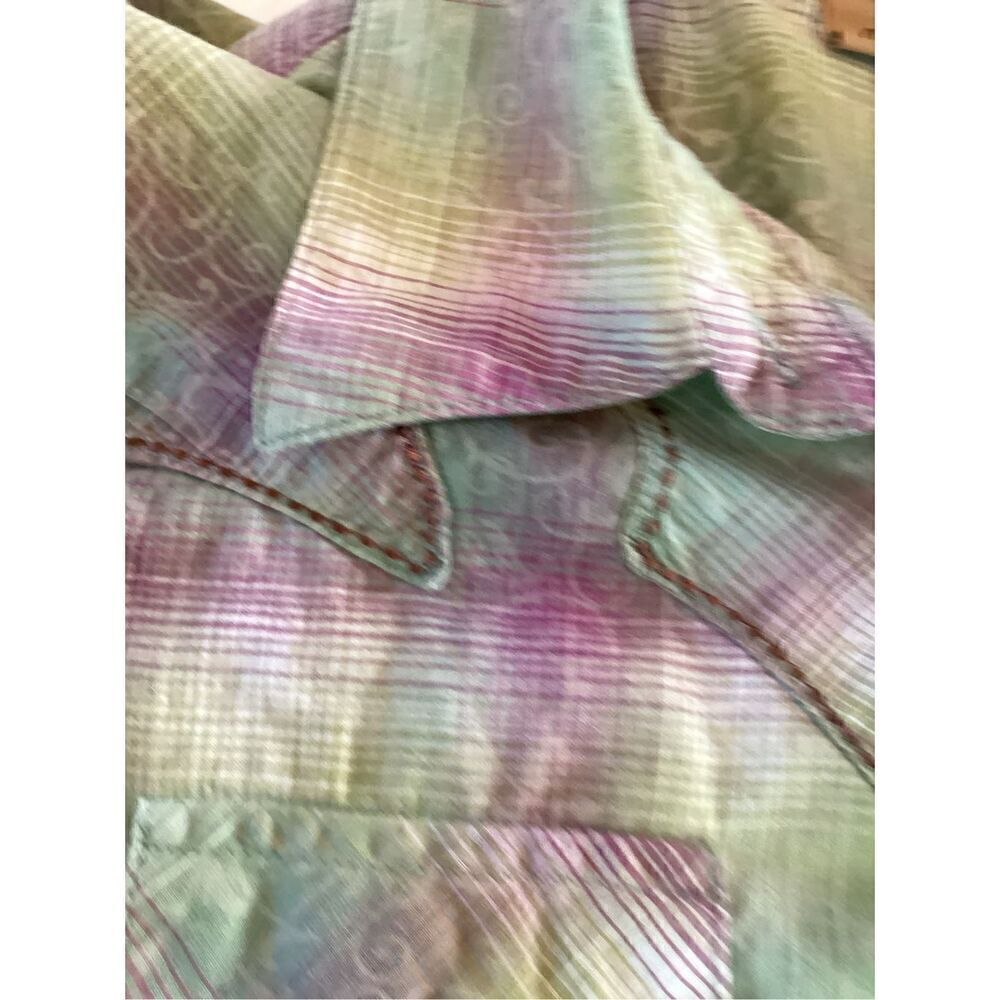 Wrangler Womens Plaid Button Down Shirt Sz M Embroidered Cross Pearl Snap Button - Picture 10 of 10